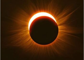 Mysore - Eclipse Effect - Break for Chamundi's mother's darshan