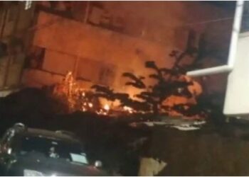 hubli-sky-lantern-hot-air-balloon-fell-on-the-house