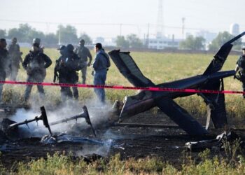 helicopter crash, mexico , 5 injured , saakshatv