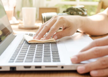 Cleaning Tips ಲ್ಯಾಪ್‌ಟಾಪ್‌ಗೆ ಹಾನಿಯಾಗದಂತೆ ಕೀಬೋರ್ಡ್ ಅನ್ನು ಸ್ವಚ್ಛಗೊಳಿಸಲು ಸುಲಭ ಮಾರ್ಗಗಳು