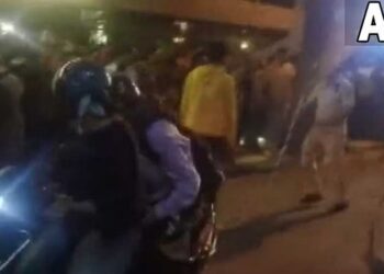 Bengaluru laTi charge