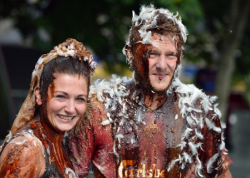 weird wedding traditions , interesting