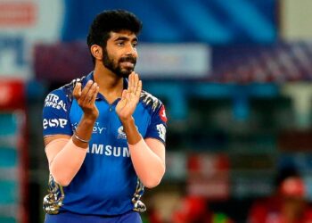 Jasprit Bumrah:  ಹೀನಾಯವಾಗಿ ಸೋತ ಮುಂಬೈ ತಂಡ ಹುರಿದುಂಬಿಸಿದ ಜಸ್ಪ್ರೀತ್ ಬುಮ್ರಾ!
