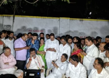 ಜಯನಗರದ ಬಿಜೆಪಿ ಅಭ್ಯರ್ಥಿಯ ವಿಜಯ ಘೋಷಣೆ; ಸೌಮ್ಯಾ ರೆಡ್ಡಿ ಕಣ್ಣೀರು!