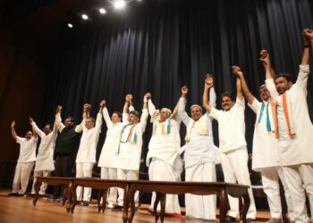 ಕಾಂಗ್ರೆಸ್ ಗ್ಯಾರಂಟಿ ಬಗ್ಗೆಯೇ ಚರ್ಚೆ! ಹಾಗಾದರೆ ಕಾಂಗ್ರೆಸ್ ನೀಡಿರುವ ಭರವಸೆಗಳು ಏನು?