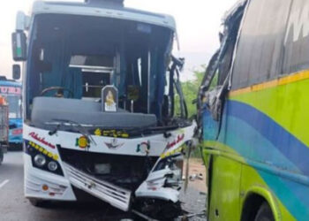 ಶೂಟಿಂಗ್ ಮಗಿಸಿ ಮರಳಿ ಬರುತ್ತಿದ್ದಾಗ ಕಲಾವಿದರ ಬಸ್ ಅಪಘಾತ!