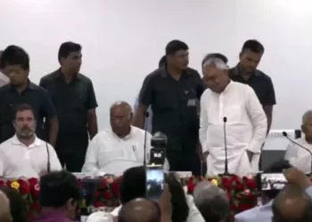 ಮೋದಿ ವಿರುದ್ಧ ತೊಡೆ ತಟ್ಟಿದ 15 ಪಕ್ಷಗಳು