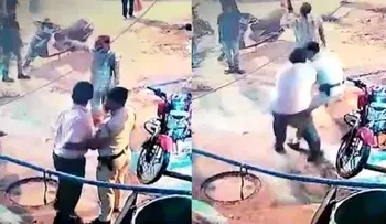 50 ಸಾವಿರ ಲಂಚ ಪಡೆಯುತ್ತಿದ್ದಾಗ ಸಿಕ್ಕಿ ಬಿದ್ದ ಪೊಲೀಸ್ ಅಧಿಕಾರಿ