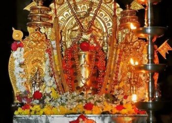 ಅಧಿಕ ಮಾಸ ಮುಗಿಯುವ ಮುನ್ನ ಈ ಒಂದು ವಸ್ತುವನ್ನು ನಿಮ್ಮ ಕುಲ ದೇವಸ್ಥಾನಕ್ಕೆ ಕೊಟ್ಟರೆ ಸಾಕು, ಮನೆಯಲ್ಲಿ ಎಲ್ಲವೂ ಸಂತೋಷವಾಗಿ ಸಿಹಿಯಾಗಿ ನಡೆಯುತ್ತದೆ