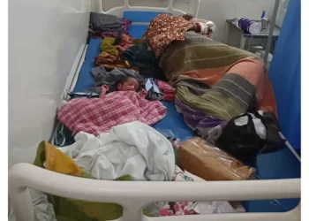 ರೈಲು ನಿಲ್ದಾಣದಲ್ಲಿಯೇ ಅವಳಿ ಮಕ್ಕಳಿಗೆ ಜನ್ಮ ನೀಡಿದ ತಾಯಿ