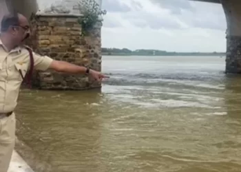 ಕಾಲು ಜಾರಿ ನದಿಯಲ್ಲಿ ಮುಳುಗಿದ ತಾಯಿ-ಮಗಳು