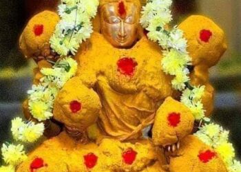 ಗೋಧೂಳಿ ಸಮಯದಲ್ಲಿ ವರಮಹಾಲಕ್ಷ್ಮಿಯನ್ನು ಪೂಜಿಸುವುದು ಹೇಗೆ..? ಇದು ಲಕ್ಷ್ಮಿ ಪೂಜೆಯ 32 ಹಂತಗಳು