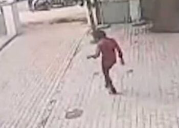 40 ಅಡಿಯ ಜೈಲು ಗೋಡೆ ಹಾರಿದ ಕೈದಿ