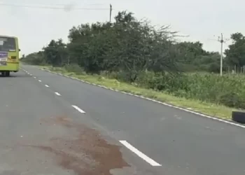 ಚಲಿಸುತ್ತಿದ್ದಾಗಲೇ ಕಳಚಿ ಬಿದ್ದ ಬಸ್ ನ ಚಕ್ರ