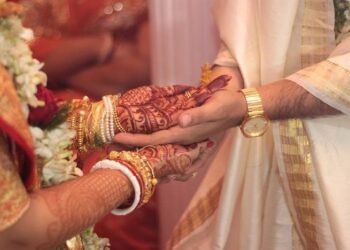 ಗಂಡ ಶ್ರೀಮಂತನಾಗಬೇಕು, ಉದ್ಧಾರವಾಗಬೇಕು ಅಂದ್ರೆ ಹೆಂಡತಿಯಾದವರು ಈ ಕೆಲಸವನ್ನು ಮಾಡಬೇಕು..