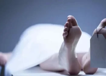 ನಿದ್ದೆ ಮಾಡುತ್ತಿದ್ದ ಪತ್ನಿ ಕೊಲೆ ಮಾಡಿ, ಆತ್ಮಹತ್ಯೆಗೆ ಶರಣಾದ ಪತಿ