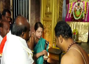 ನಂಜುಂಡನಿಗೆ ಬೆಲ್ಲದ ತುಲಾ ಭಾರ ನಡೆಸಿದ ಮಾಜಿ ಸಿಎಂ