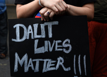 ದಲಿತ ವ್ಯಕ್ತಿ ಮೇಲೆ ಹಲ್ಲೆ ನಡೆಸಿ, ಮೂತ್ರ ವಿಸರ್ಜನೆ ಮಾಡಿದ ದುಷ್ಕರ್ಮಿಗಳು