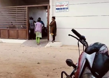 ಲವ್ವರ್ ಮಾತು ಕೇಳಿ ಪತಿಯ ಕೈಯಲ್ಲಿ ಸಿಕ್ಕ ಪತ್ನಿ