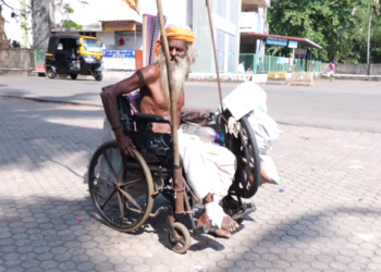 ರಾಮ ಮಂದಿರಕ್ಕೆ ಗಾಲಿ ಕುರ್ಚಿಯಲ್ಲಿ ಹೊರಟ ವಯೋವೃದ್ಧ!