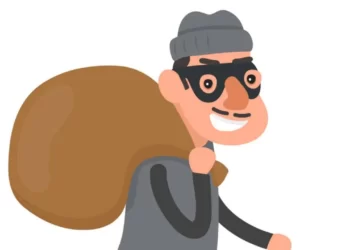 ಬೂದಿ ಎರಚಿ ಚಿನ್ನಾಭರಣ ದೋಚಿ ಪರಾರಿ