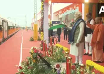 ರೈಲು ನಿಲ್ದಾಣ ಲೋಕಾರ್ಪಣೆಗೊಳಿಸಿದ ಪ್ರಧಾನಿ ಮೋದಿ!