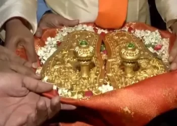 ರಾಮನ ಪಾದುಕೆ ಹೊತ್ತು 7 ಸಾವಿರಕ್ಕೂ ಅಧಿಕ ದೂರ ಪಾದಯಾತ್ರೆ ಹೊರಟ ವೃದ್ಧ