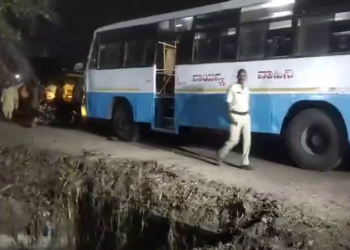 ಚಲಿಸುತ್ತಿದ್ದ ಬಸ್ ನಲ್ಲಿಯೇ ಕುಡುಕರ ಮಧ್ಯೆ ಫೈಟ್; ವ್ಯಕ್ತಿ ಸಾವು