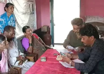 ವಿದ್ಯಾರ್ಥಿಗಳ ಖಾತೆಗೆ ಹೋಗಬೇಕಿದ್ದ ದುಡ್ಡು ಲಪಟಾಯಿಸಿದ ಶಿಕ್ಷಕ