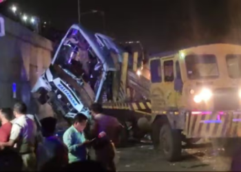 ಸೇತುವೆ ಮೇಲಿಂದ ಬಿದ್ದ ಬಸ್; ಐವರು ಸಾವು