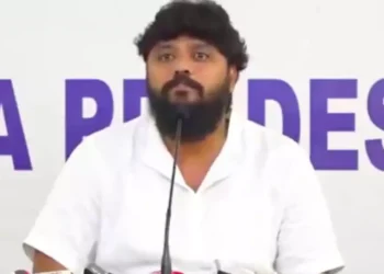 ವಿಜಯೇಂದ್ರ ನಿಮ್ಮ ಕ್ಷಮೆ ಬೇಡ; ಈಶ್ವರಪ್ಪ, ಯತ್ನಾಳ್ ಮೇಲೆ ಕ್ರಮ ಕೈಗೊಳ್ಳಿ!