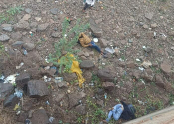 ಹಿನ್ನೀರಿನ ಕಂದಕಕ್ಕೆ ಬೈಕ್ ಬಿದ್ದು ಯುವಕ ಸಾವು; ಓರ್ವನ ಸ್ಥಿತಿ ಗಂಭೀರ