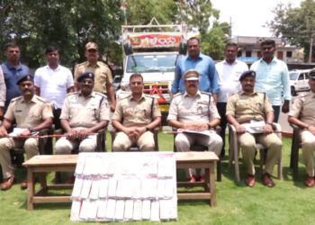 ಕ್ಯಾಂಟರ್ ಅಡ್ಡಗಟ್ಟಿ 32 ಲಕ್ಷ ರೂ. ದರೋಡೆ; ಆರೋಪಿಗಳು ಅರೆಸ್ಟ್