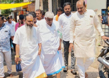 ಟೆಂಪಲ್ ರನ್ ನಡೆಸಿದ ಹೆಚ್.ಡಿ. ರೇವಣ್ಣ