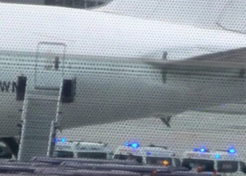 ಲಂಡನ್ ನಿಂದ ಸಿಂಗಾಪುರಕ್ಕೆ ತೆರಳುತ್ತಿದ್ದ ವಿಮಾನದಲ್ಲಿ ತೊಂದರೆ; ಓರ್ವ ಪ್ರಯಾಣಿಕ ಸಾವು