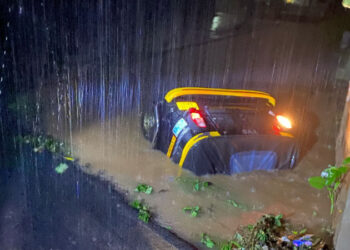 ರಾಜಕಾಲುವೆಗೆ ಉರುಳಿದ ಆಟೋ; ಚಾಲಕ ದುರ್ಮರಣ