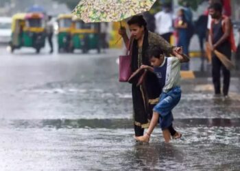 ರಾಜ್ಯದಲ್ಲಿ ಭಾರೀ ಮಳೆಯಾಗುವ ಮುನ್ಸೂಚನೆ; ಎಚ್ಚರಿಕೆಯಿಂದ ಇರುವಂತೆ ಸೂಚನೆ