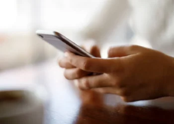 ಪರ ಪುರುಷರೊಂದಿಗೆ ಚಾಟಿಂಗ್ ಮಾಡಬೇಡ ಅಂದಿದ್ದಕ್ಕೆ; ಆತ್ಮಹತ್ಯೆ