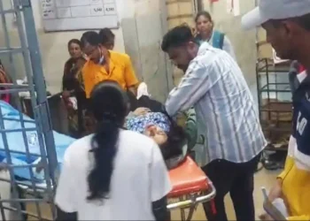 ಶಾಲಾ ಬಸ್ ಗೆ ಟಿಪ್ಪರ್ ಡಿಕ್ಕಿ; 40 ವಿದ್ಯಾರ್ಥಿಗಳಿಗೆ ಗಾಯ