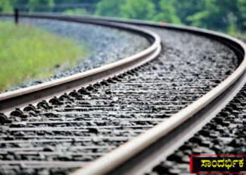 ಮದ್ಯದ ಅಮಲಿನಲ್ಲಿ ಹಳಿ ಮೇಲೆ ಮಲಗಿದ್ದ ಯುವಕರು; ಮುಂದೇನಾಯ್ತು?