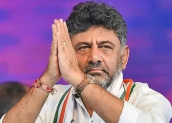 ಕುಮಾರಸ್ವಾಮಿ ಒಬ್ಬ ಹುಚ್ಚ, ಚಿಕಿತ್ಸೆ ಪಡೆಯುವುದು ಉತ್ತಮ: ಡಿಸಿಎಂ ಡಿ.ಕೆ.ಶಿವಕುಮಾರ್ ವಾಗ್ದಾಳಿ