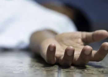 ಮಸಾಲೆ ಜಗಳ; ಬಿಲ್ಡಿಂಗ್ ಮೇಲಿಂದ ಪತ್ನಿ ತಳ್ಳಿದ ಪತಿ