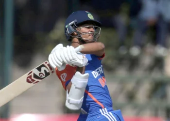 ಮೊದಲ ಓವರ್ ಮೊದಲ ಬೌಲ್ ನಲ್ಲಿ 12 ರನ್ ಗಳಿಸಿ ದಾಖಲೆ ಬರೆದ ಯಶಸ್ವಿ!