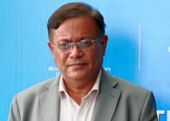 ದೇಶ ತೊರೆಯುತ್ತಿರುವ ವೇಳೆ ಮಾಜಿ ವಿದೇಶಾಂಗ ಸಚಿವ ಅರೆಸ್ಟ್!