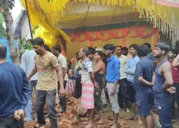 ದೇವಸ್ಥಾನ ಗೋಡೆ ಕುಸಿದು 9 ವಿದ್ಯಾರ್ಥಿಗಳು ಸಾವು