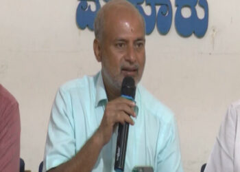 ಚನ್ನಪಟ್ಟಣದಿಂದ ನಿಖಿಲ್ ಸ್ಪರ್ಧೆ ಮಾಡುವುದಿಲ್ಲ; ಸಾ.ರಾ. ಮಹೇಶ್