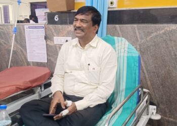 ಸಾರಿಗೆ ಇಲಾಖೆಯ ಡಿಸಿಗೆ ಚಾಕು ಇರಿದ ಸಿಬ್ಬಂದಿ