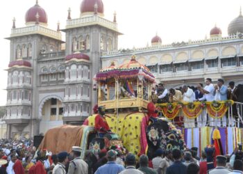 ಮೈಸೂರು ದಸರಾ ಉದ್ಘಾಟಕರಾಗಿ ಹಂ.ಪ. ನಾಗರಾಜಯ್ಯ ಅವರಿಗೆ ಆಹ್ವಾನ