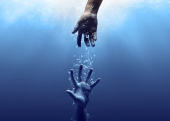 ಕೃಷ್ಣಾ ನದಿಗೆ ಹಾರಿದ ಮಹಿಳೆ ರಕ್ಷಿಸಿದ ಯುವಕ