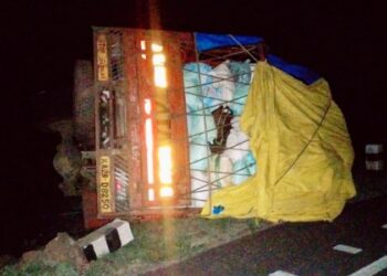 ಕ್ಯಾಂಟರ್, ಕಾರು ಮುಖಾಮುಖಿ ಡಿಕ್ಕಿ; ನಾಲ್ವರು ಸಾವು